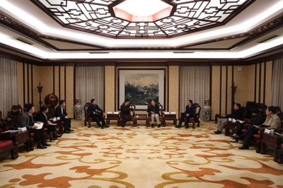 四川嘉祥集團董事長向克堅一行蒞臨考察 共商實業(yè)興校發(fā)展大計